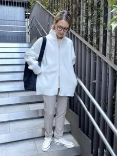 ベージュ スラックス