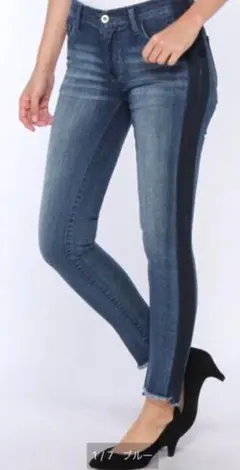 テーパードパンツ