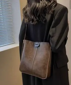 ダークブラウン ショルダーバッグ レザー