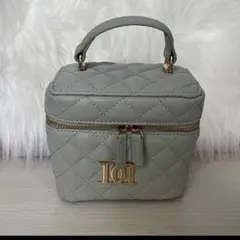 ダーリッチ キルティングスクエアミニバッグ SAX