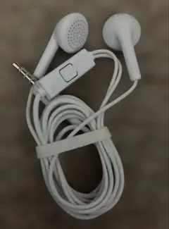 ホワイト 有線イヤホン 3.5mmジャック