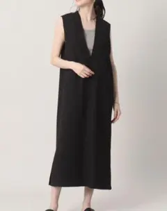 UNTITLED　アンタイトル　ラクに着られるジレ風ジャンパードレス　スリット