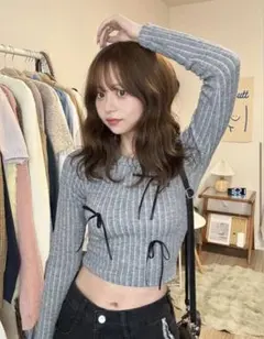 リボンポイントクロップドTシャツ　グレーのサムネイル