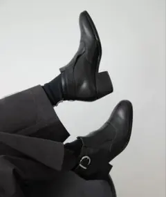 【美品】HARE シングルモンクヒールブーツ ブラック 本革のサムネイル