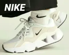 新品✨️Nike 厚底ウィメンズスニーカー 衝撃吸収 26 メンズ可