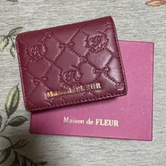 美品Maison de FLEUR バーガンディ 三つ折り財布