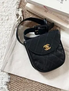 美品シャネル・マトラッセ キャビアスキン 黒 ゴールド金具