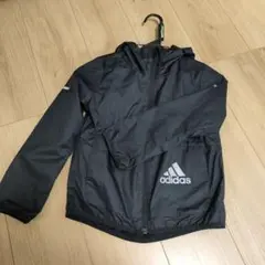 アディダス　ウインドブレーカー