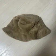 ベージュ ファーバケットハット