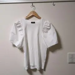 バーニーズニューヨーク　Tシャツのサムネイル