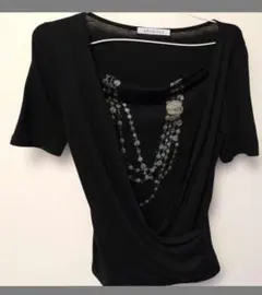 ブラック シルバー グリッター ネックレス風プリント ドレープTシャツ
