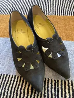 シビラの黒スェードハイヒール