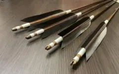 弓道 竹矢 黒鷲手羽染抜き 95cm 26.59g - メルカリ