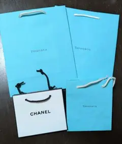 Tiffany & Co.とCHANELのショップ袋セット