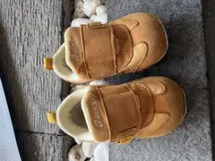 ASICS ポケモン キッズシューズ