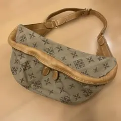 Item thumbnail for item 46e63806-9020-49e6-a83f-c4dd2b8e99b4