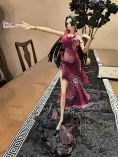 ワンピースフィギュア　ハンコック　35cm　ハート　LED