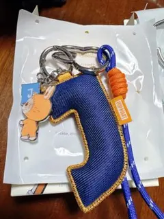 POP MART ラブブ　アルファベットペンダント