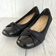 【極美品】KaiKaパンプス 23㎝ エナメル ウォーキング リボンモチーフのサムネイル