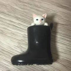長ぐつ子猫　ガチャ　白ねこさん
