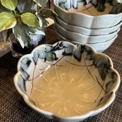 有田焼　小鉢　煮物鉢　盛り皿　デザート皿　花びら型陶器小鉢5個セット