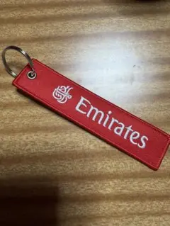 レア❗️エミレーツ航空 CA・パイロット キーホルダー 旧モデル 3種類セット 2026年最新】エミレーツ キーホルダーの人気アイテム - メルカリ