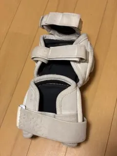 エルボーガード ホワイト メッシュ素材 エルボーガード ホワイト メッシュ素材 - メルカリ