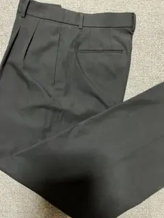ユニクロ　タックワイドパンツＬ (ツータック・丈標準69〜71cm)