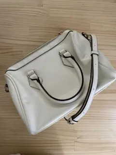 RANDEBOOホワイト ハンドバッグ 合成皮革 ゴールド金具