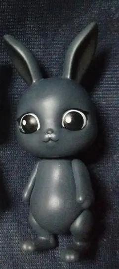 カプセルドール　黒うさぎ