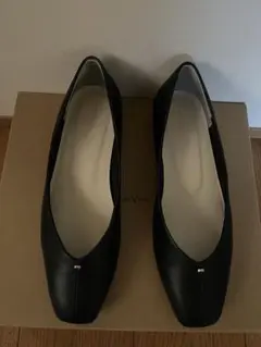Ade Vivre フラットパンプス ブラックのサムネイル