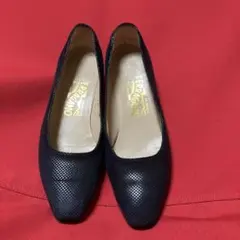 Ferragamo ネイビー メッシュ ハイヒールパンプスのサムネイル