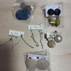 多様なデザインのピアスセット6点