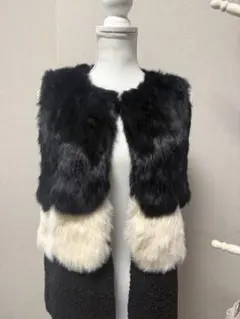 フェイクファー ノースリーブ ベスト 黒と白　ジレ