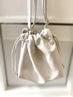 レザー巾着バッグ　ホワイト