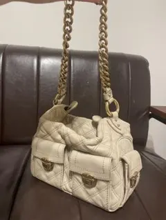 MARC JACOBS アイボリー キルティング ハンドバッグ