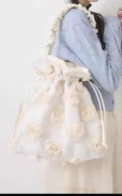 完売商品　バラモチーフトートバッグ ホワイト　薔薇　ローズ　ショルダー　花柄のサムネイル