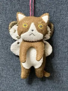 フェルト製　蝶の羽付きネコ