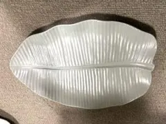 ジェンガラ　ケラミック　バナナリーフ型　グレー　陶器皿のサムネイル