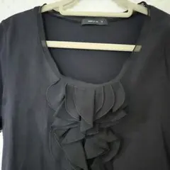 コムサ　フリル付き黒半袖トップス