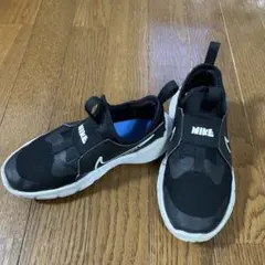 NIKE キッズ　スニーカー