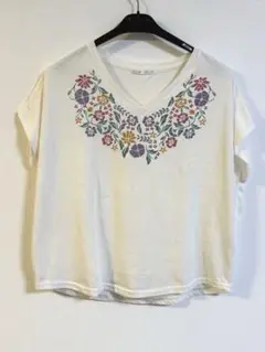 RETRO GIRL 花柄プリントVネック Tシャツ ホワイトドルマンM.L