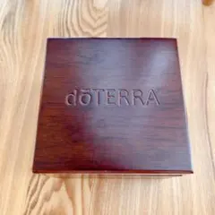 ドテラ doTERRA エッセンシャルオイル 木箱 25本 収納ボックス - メルカリ