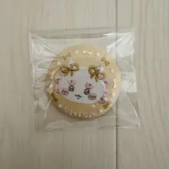 ちいかわ 刺繍缶バッジビスケット２ シーサー