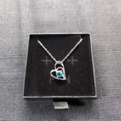 ブルートパーズのネックレス