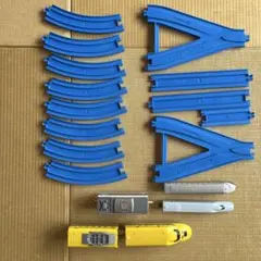 中古 プラレール 車両とレールセット＆新幹線車両２台