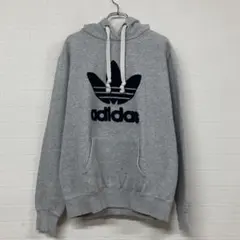 137 adidas 裏起毛 フード付きパーカー