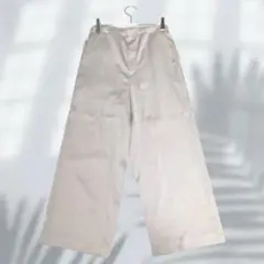 ユニクロ UNIQLO サテンリラックスストレートパンツ 光沢感 E5221