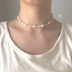 ビーズ　お花　チョーカー　アイボリー　赤