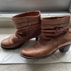 レザー ショートブーツ ブラウンのサムネイル